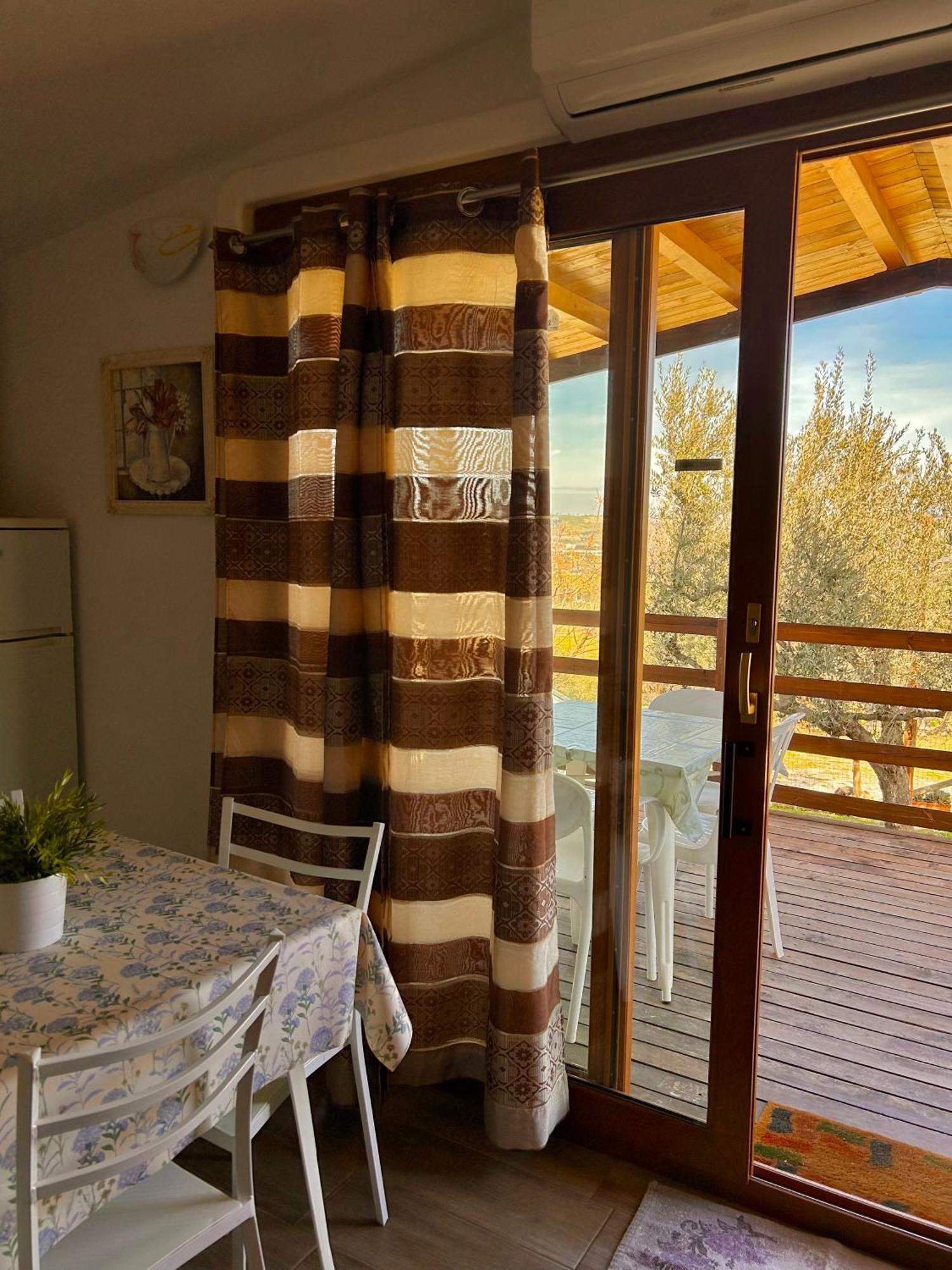 oasi macerina Villa Alanno Bagian luar foto