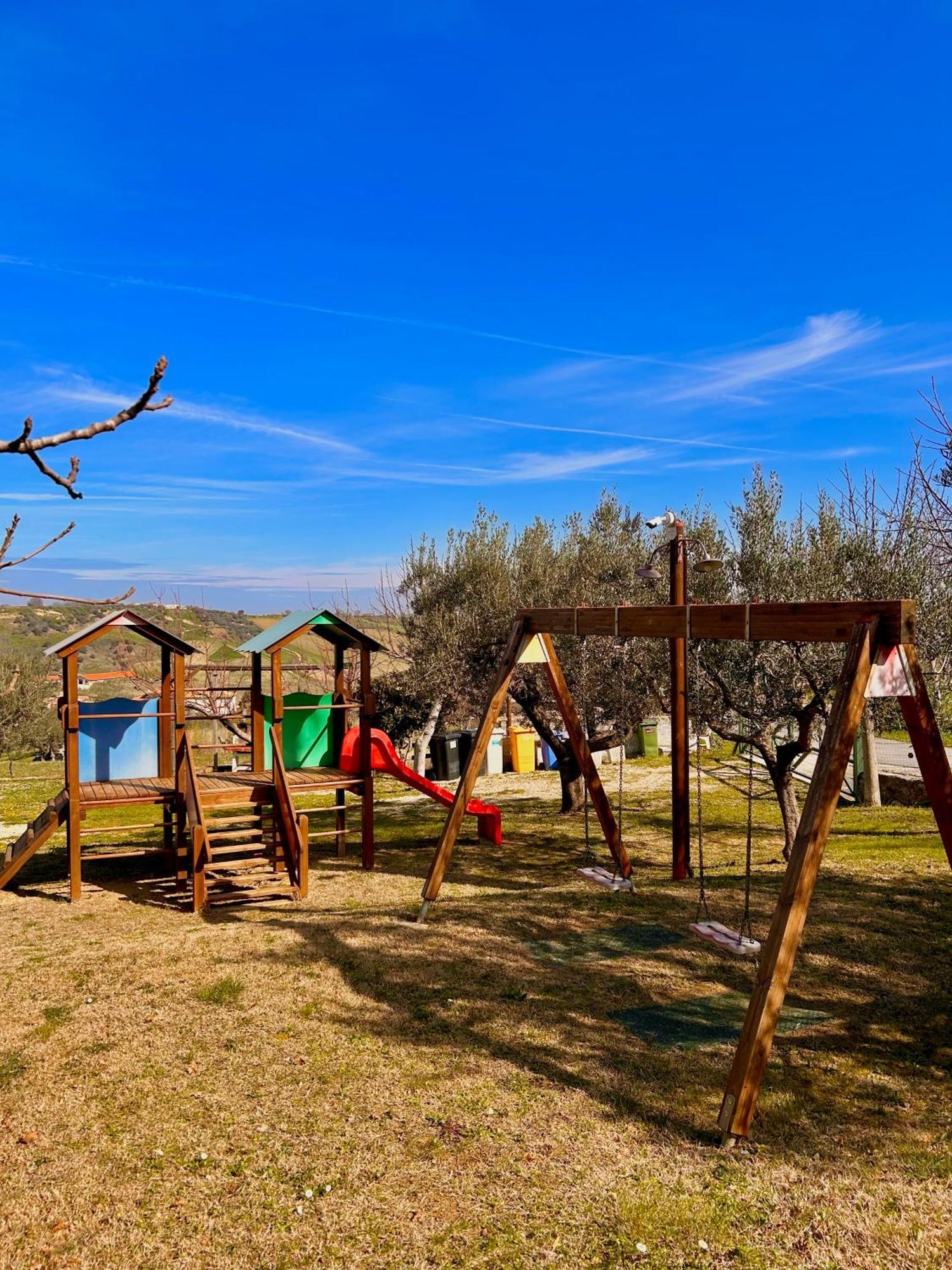 oasi macerina Villa Alanno Bagian luar foto