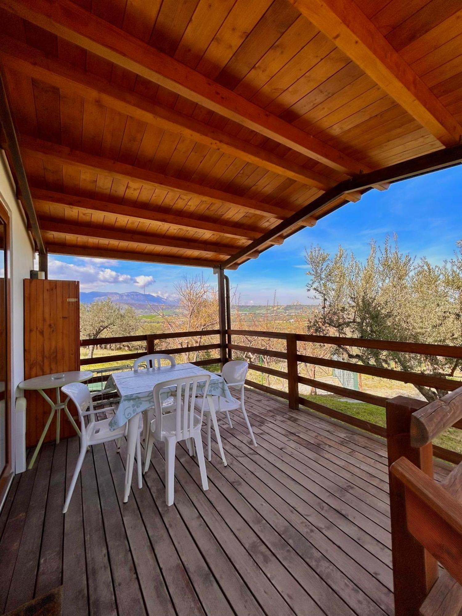oasi macerina Villa Alanno Bagian luar foto