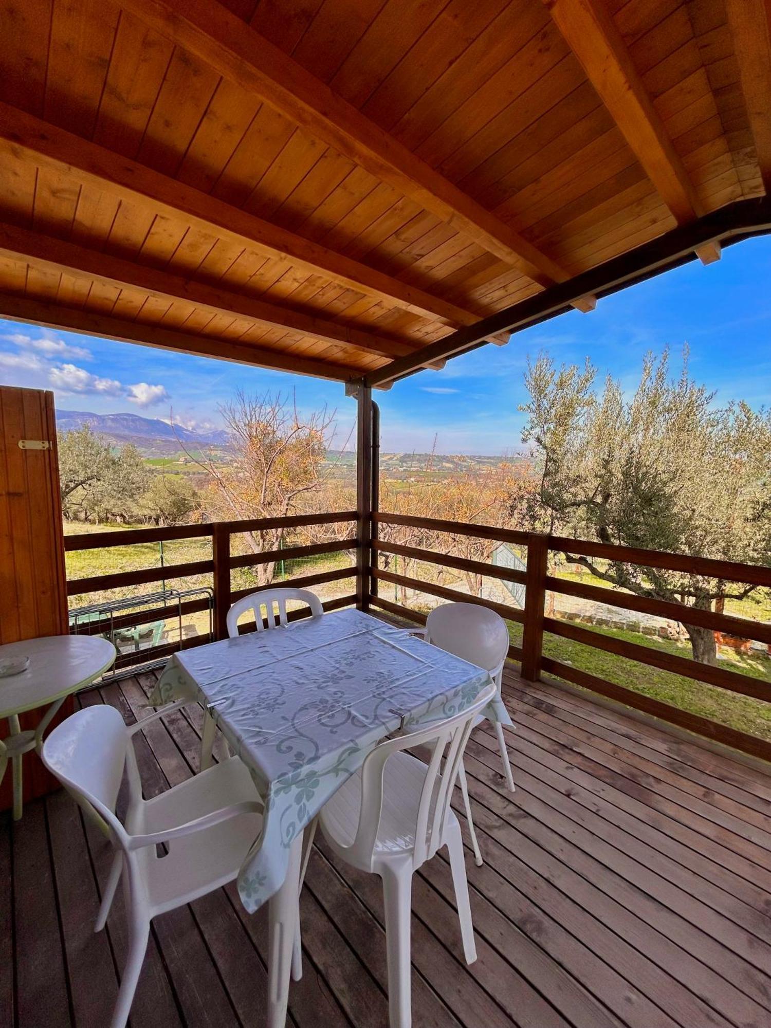 oasi macerina Villa Alanno Bagian luar foto