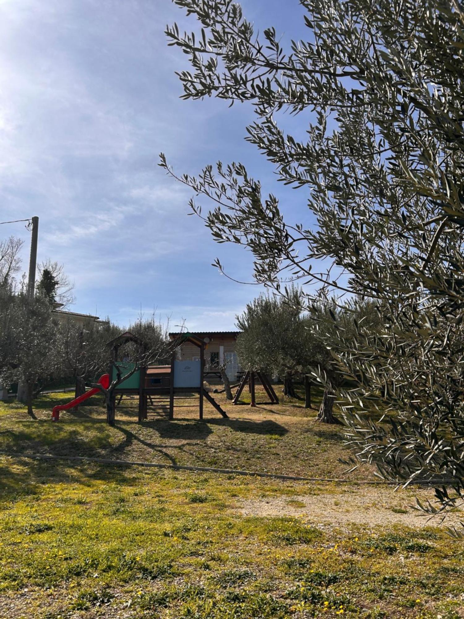 oasi macerina Villa Alanno Bagian luar foto
