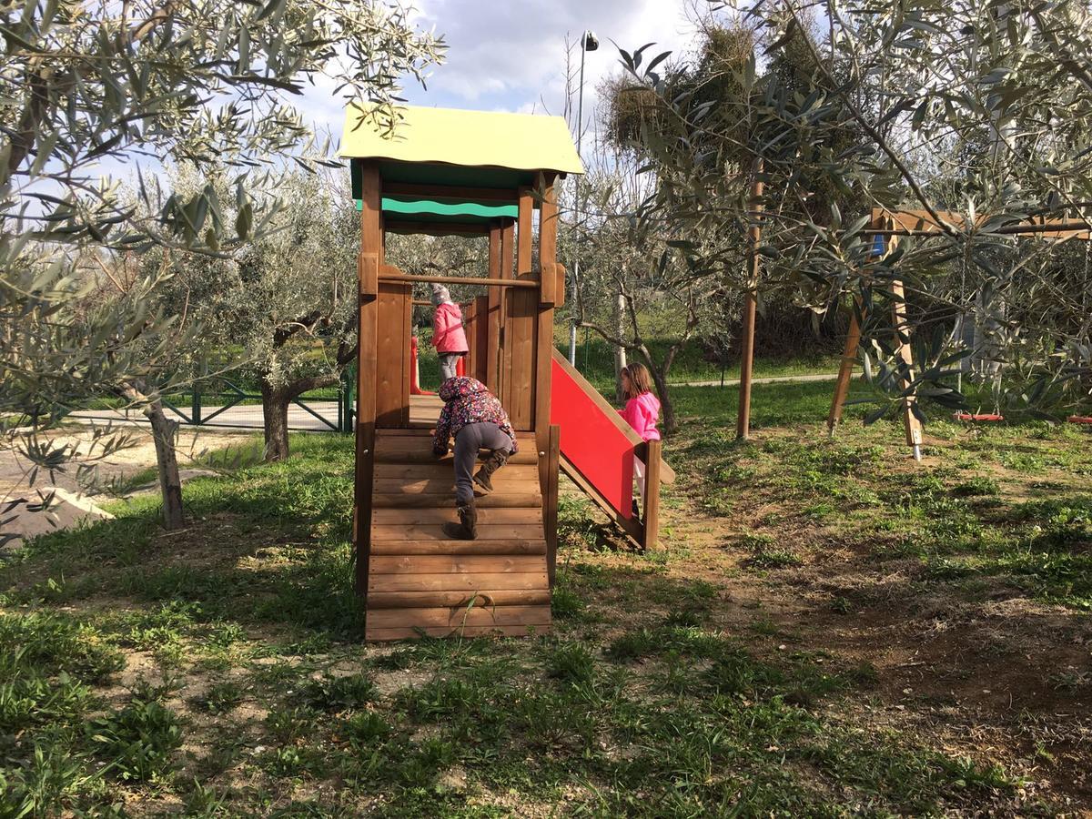 oasi macerina Villa Alanno Bagian luar foto